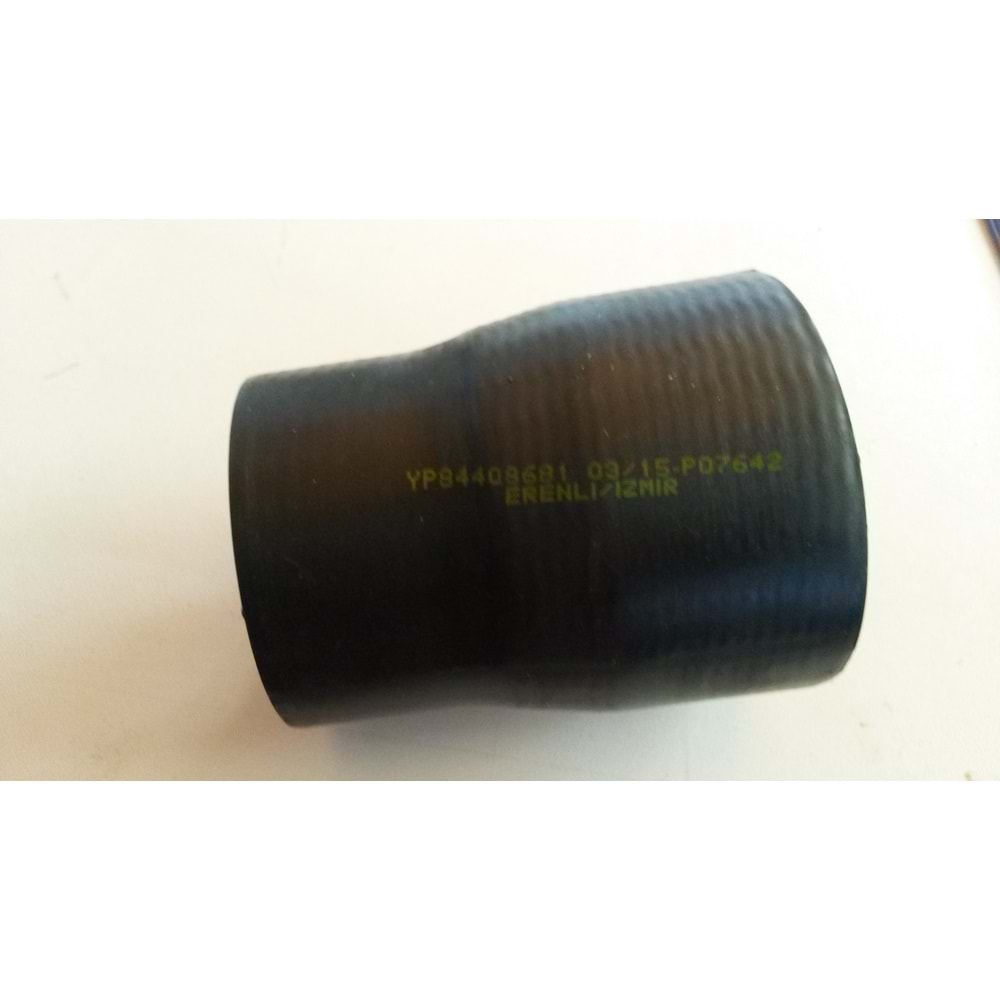 MANŞON , İNTERCOOLER HORTUMU TD (PLASTİK) 84408681 TD-TT ÖN TARAF sağ