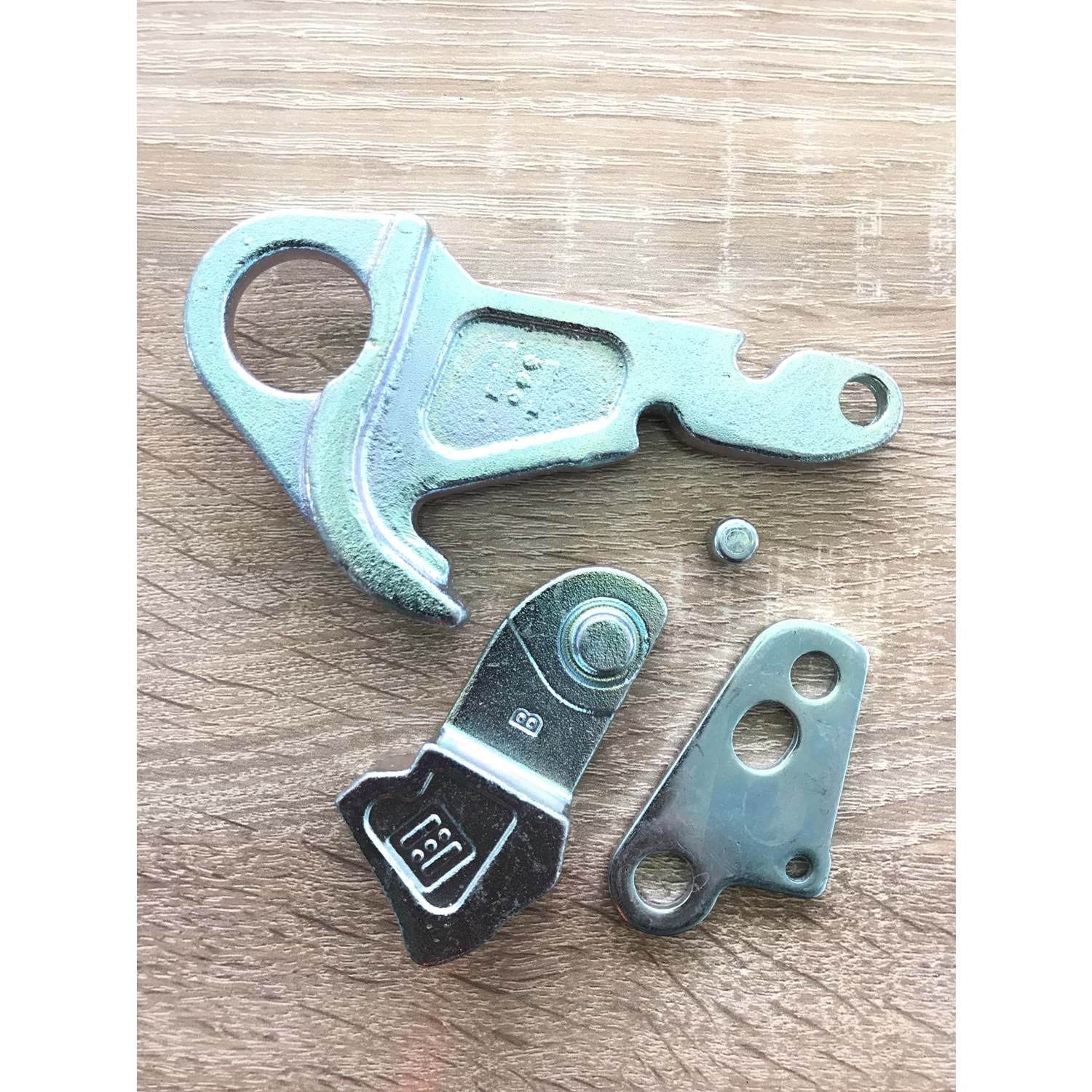 5189343 KANCA TİPİ ÇEKİ KOL KİTİ TM120-T6000-TR SERİ newholland